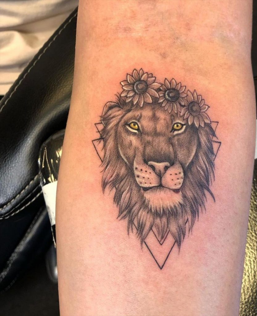 Powerful Lion Tattoo For Women With Meanings And Inspiration