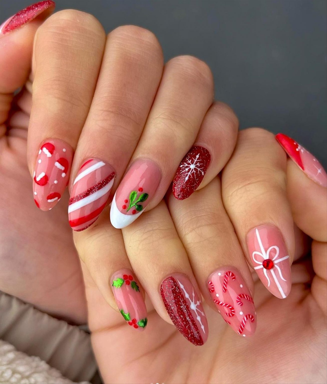 Classy Short Christmas Nail Designs And Nail Colors For