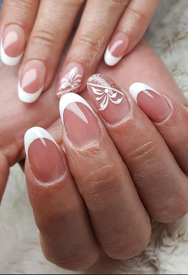 Hottest Short almond nails full of design sense suitable for creation