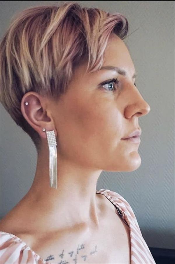 Chic short pixie hairstyle design