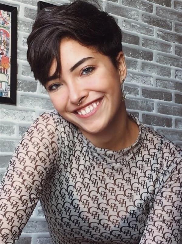 Chic short pixie hairstyle design