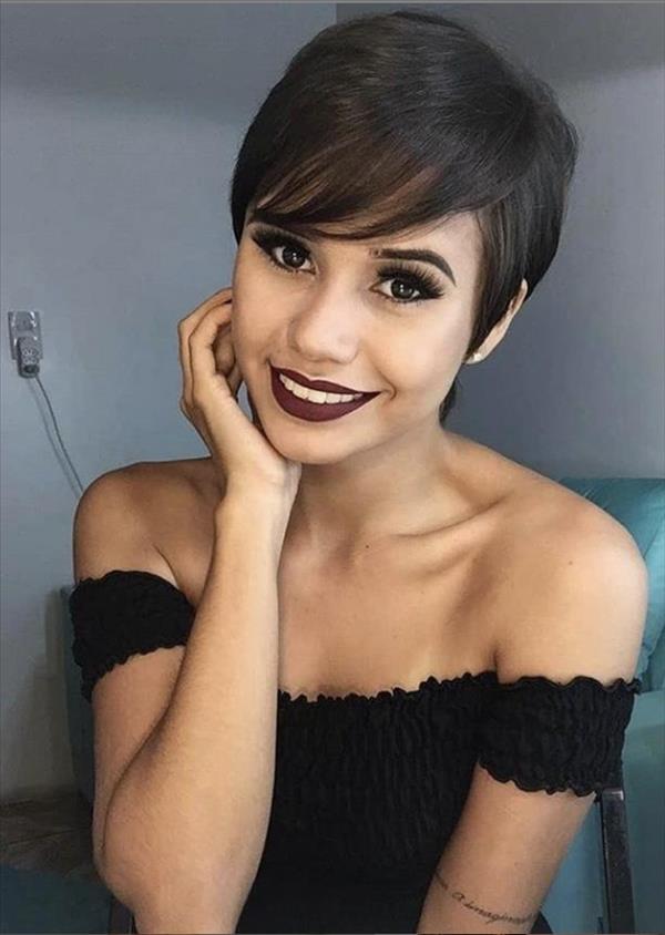 These female short hairstyle can also be sexy, simple and fashionable