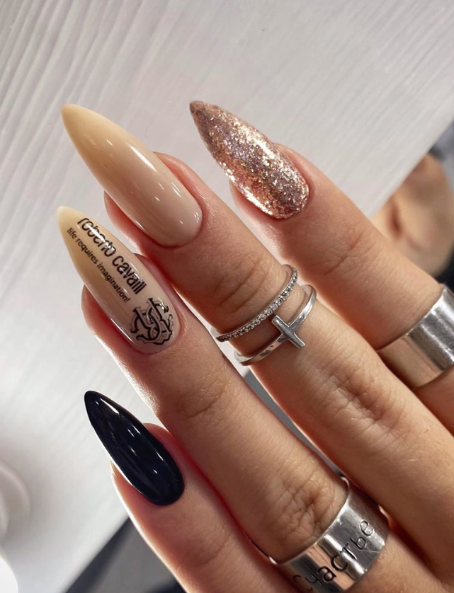 Trendy short almond nails design for creative summer nails 2020