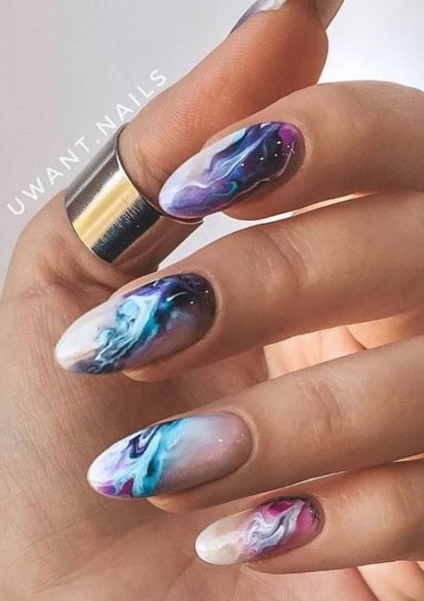 Trendy short almond nails design for creative summer nails 2020