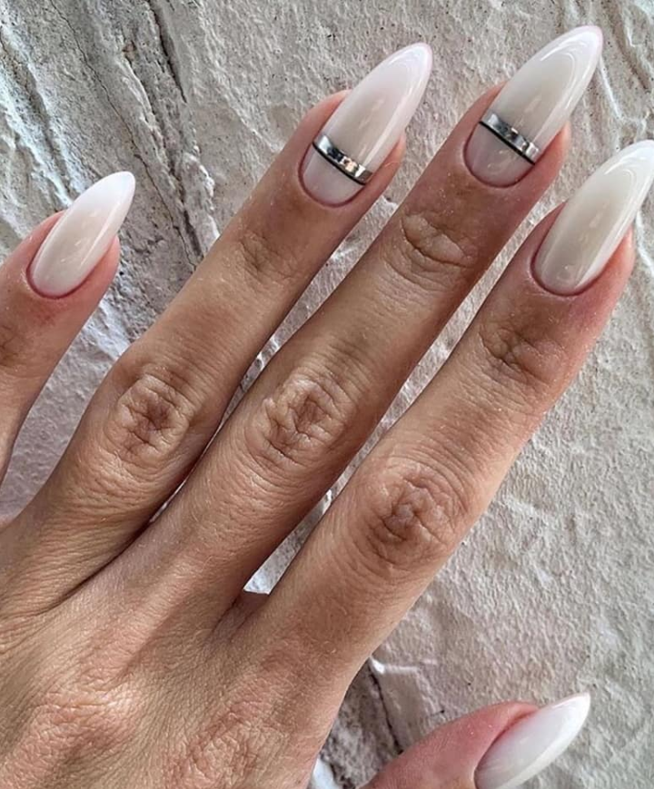 Trendy short almond nails design for creative summer nails 2020 ...