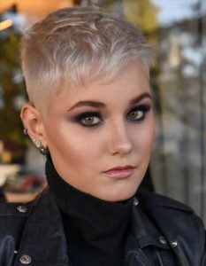 Curling short pixie haircut 2020 : How to curl sexy short hairstyle ...