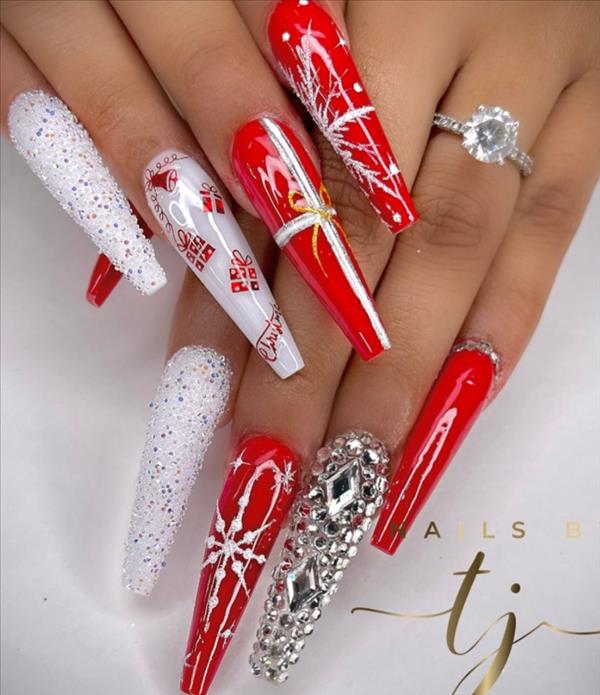 30 Beautiful snowflake nails design for acrylic coffin nails this ...