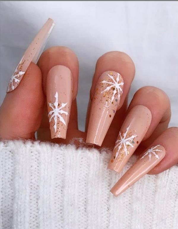 30 Beautiful snowflake nails design for acrylic coffin nails this ...