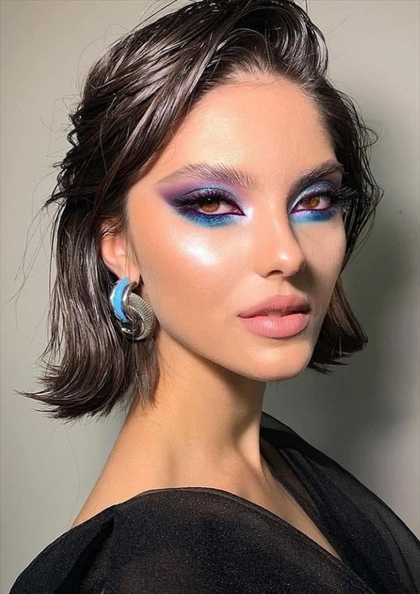 Makeup | Blue eyeshadow & blue eyeliner-Easily creates sexy and ...