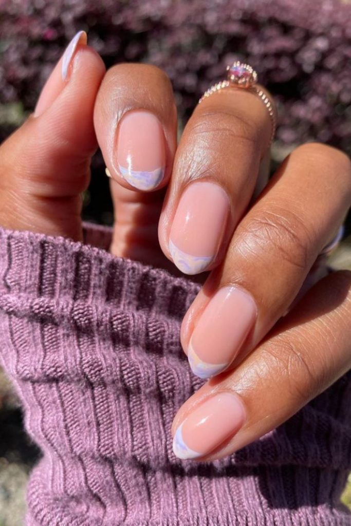 Awesome pastel nails with short almond-shaped nails to spice up your look!