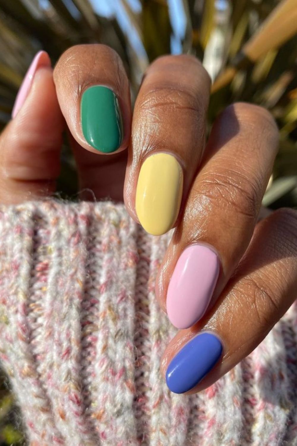 40 Awesome pastel nails with short almond-shaped nails to try 2021