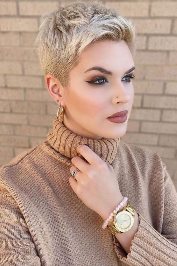 45 Best Undercut Pixie Haircuts For Cool Women To Try 2021   25 9 683x1024 