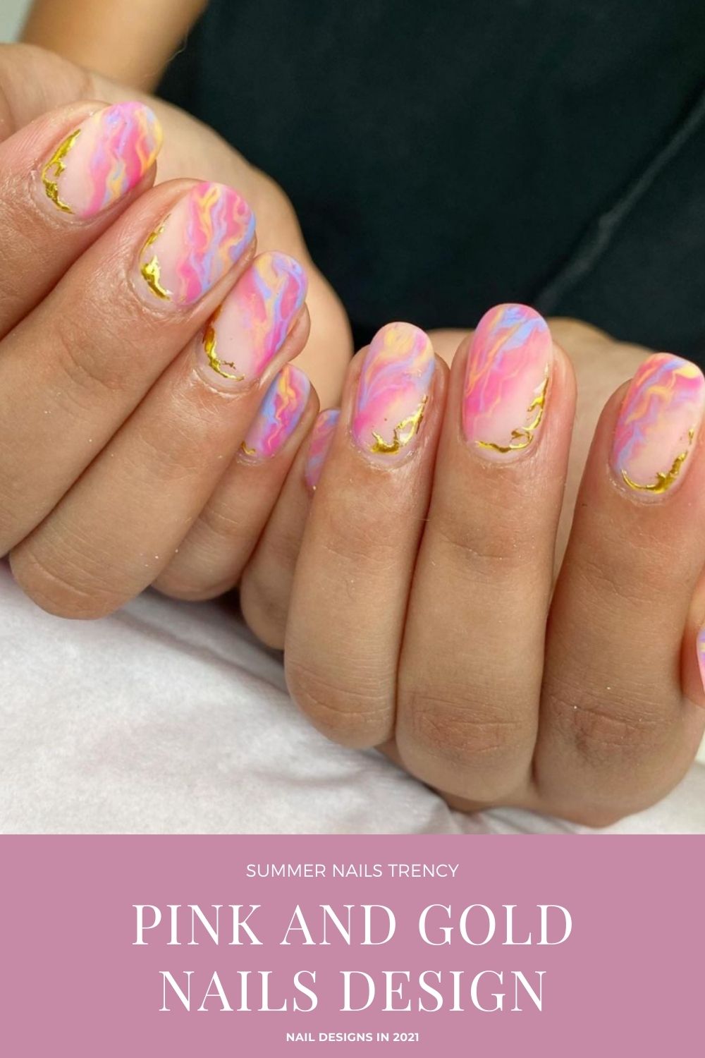 Stunning pink and gold nails to try this Summer 2021!