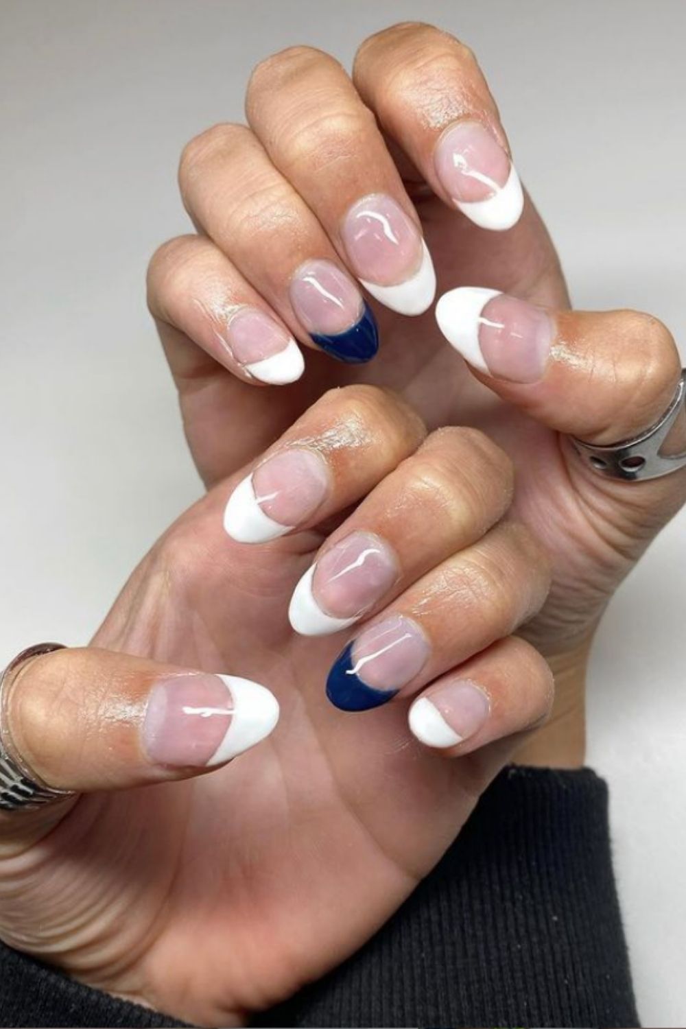 35+ Best trend of white acrylic nails for graduation nails