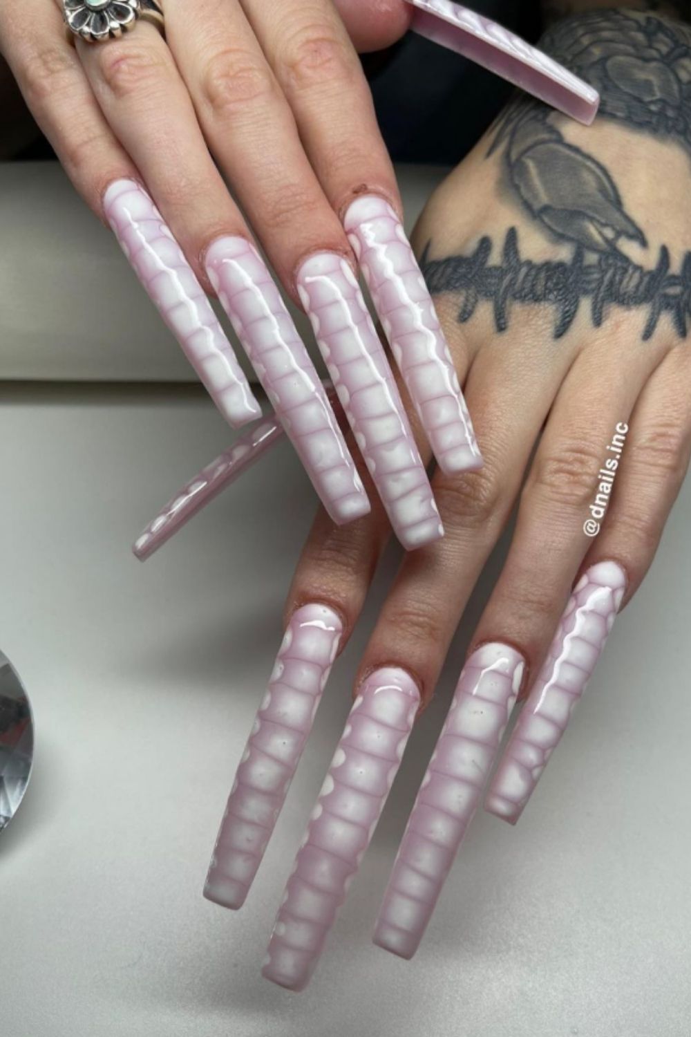 35+ Best trend of white acrylic nails for graduation nails