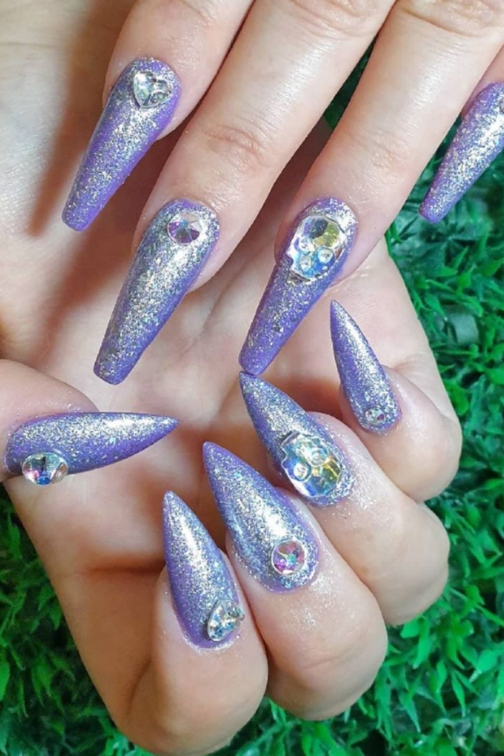  Purple nails for summer nail colors become a hit in the summer holiday.