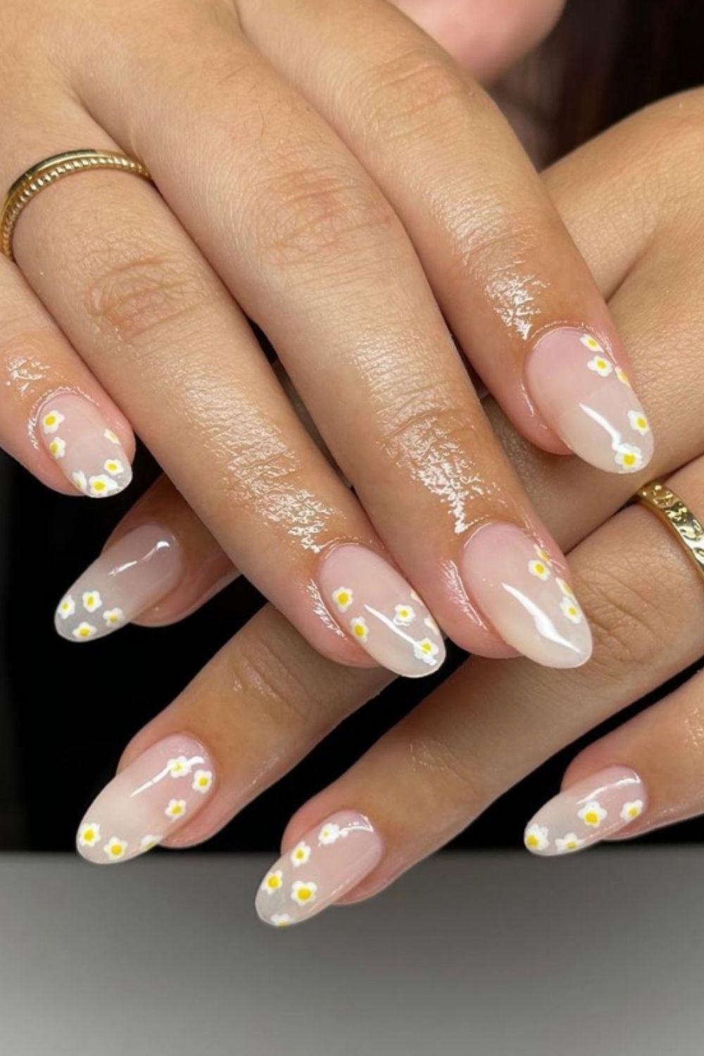 Birthday nails can make you like a queen at your birthday party 