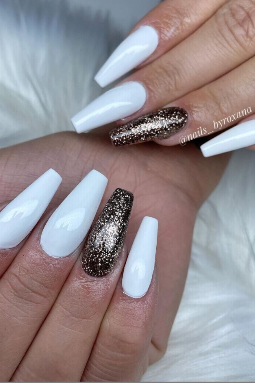 35+ Best trend of white acrylic nails for graduation nails