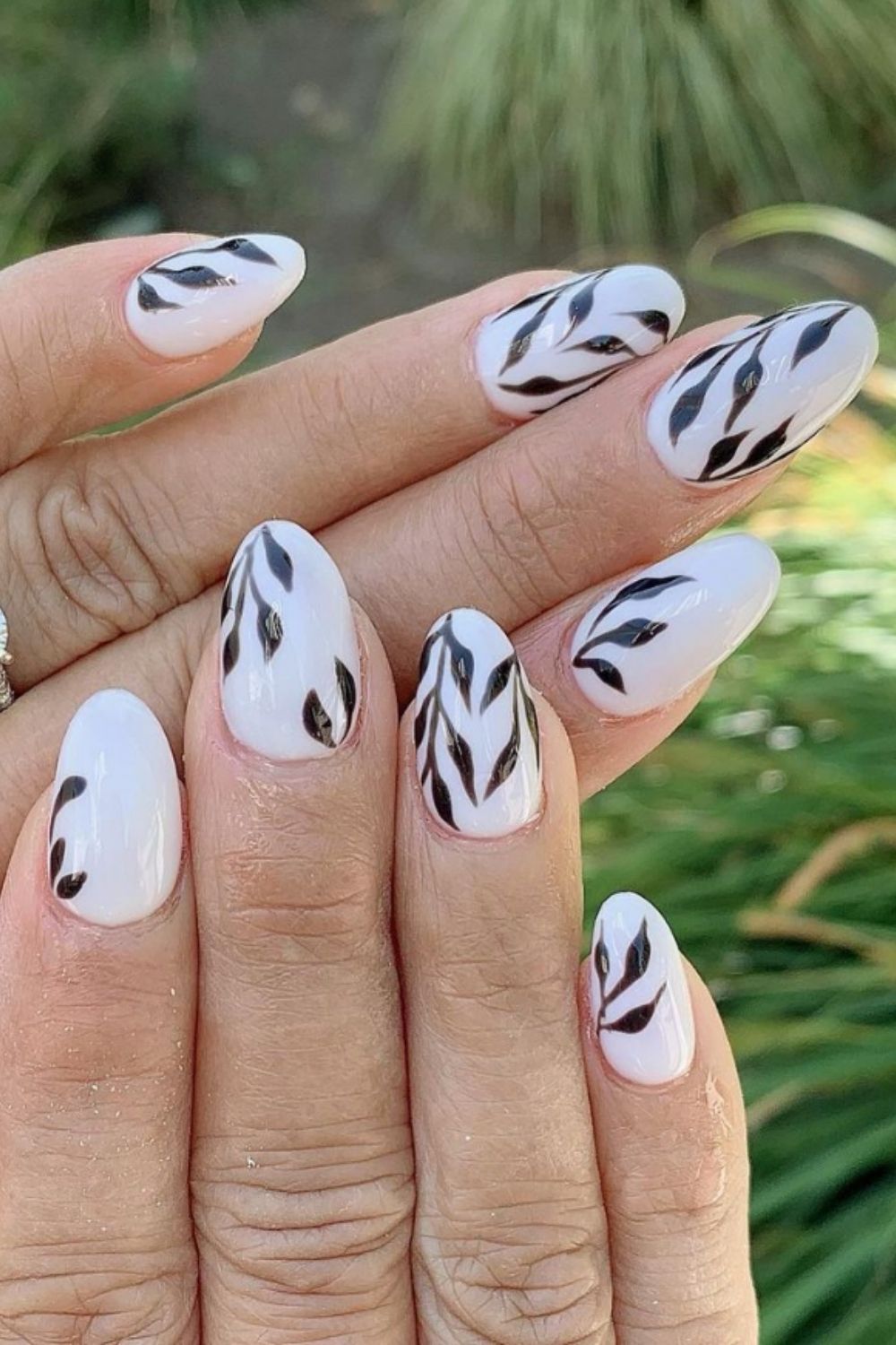 Birthday nails can make you like a queen at your birthday party 