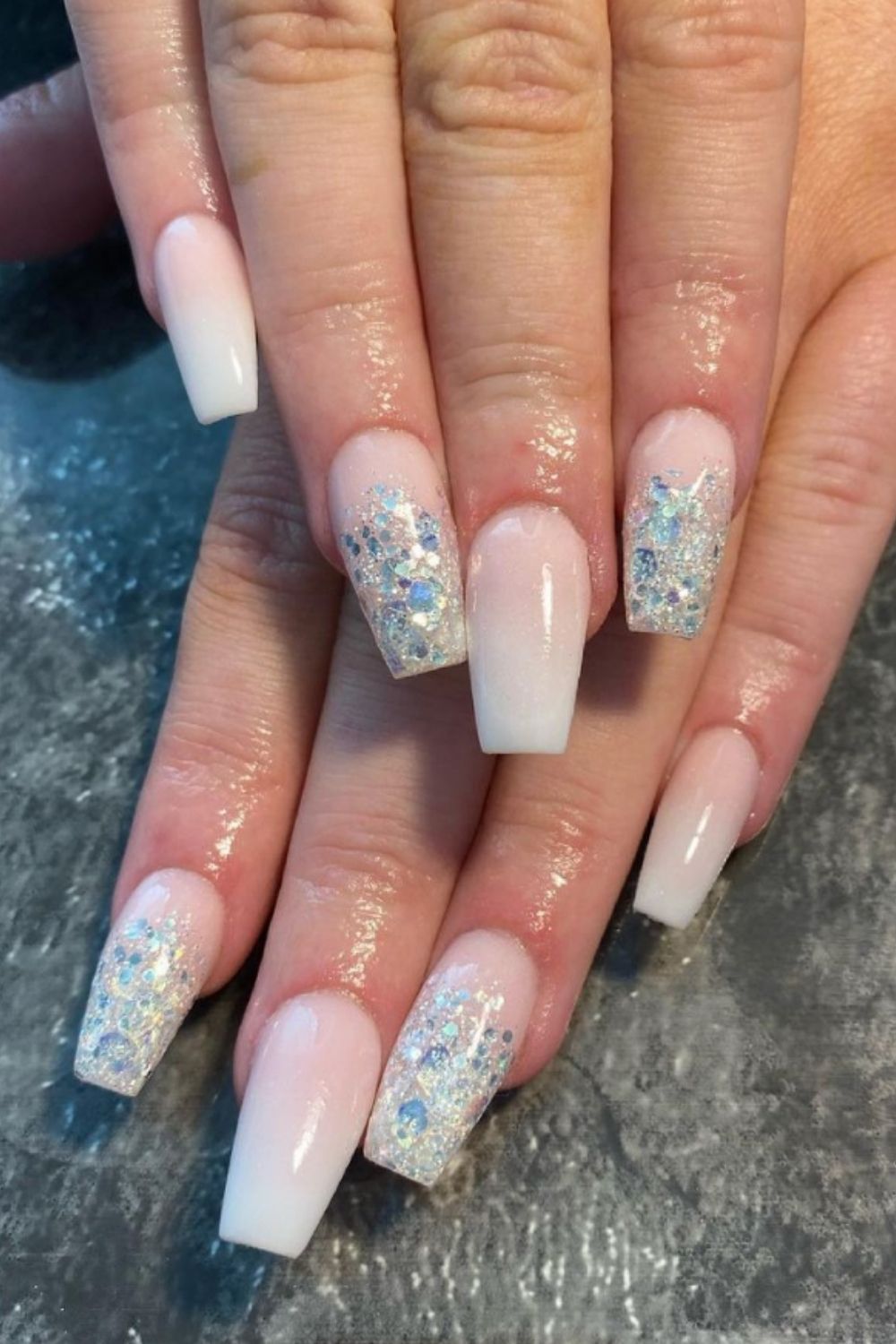 35+ Best trend of white acrylic nails for graduation nails