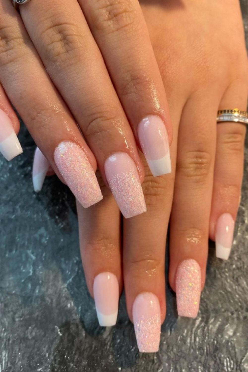 35+ Best trend of white acrylic nails for graduation nails