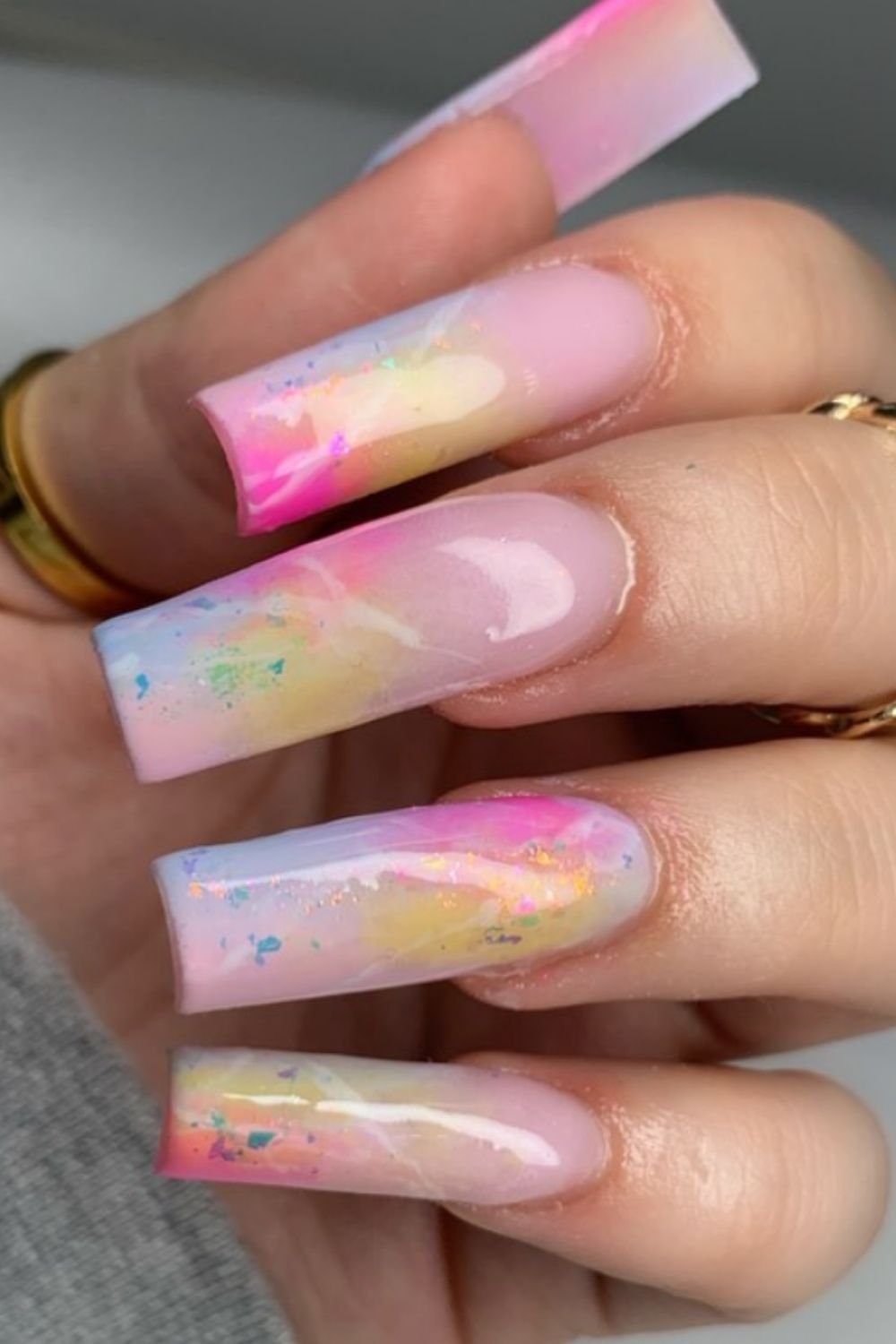 Birthday nails can make you like a queen at your birthday party 