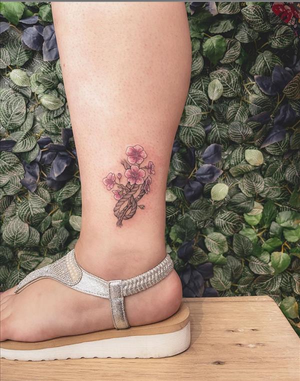 52 Best foot tattoos for women 2021 with significant meanings