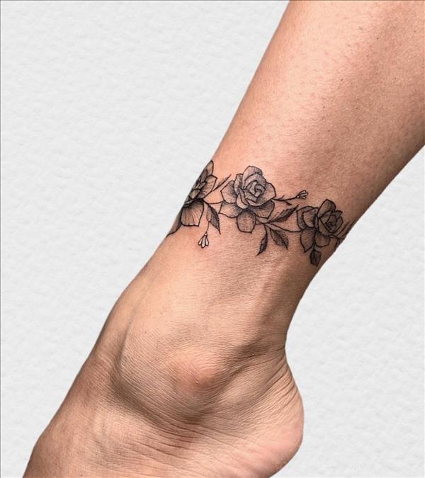 52 Best foot tattoos for women 2021 with significant meanings