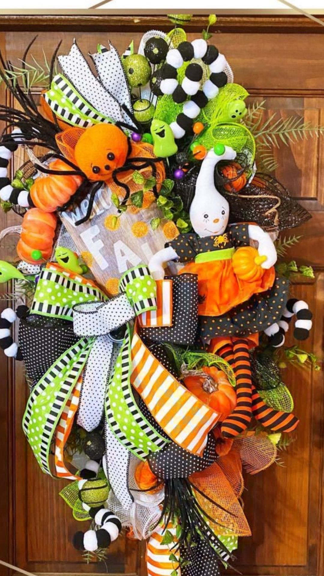 Spookly and creepy DIY Halloween wreath ideas 2021