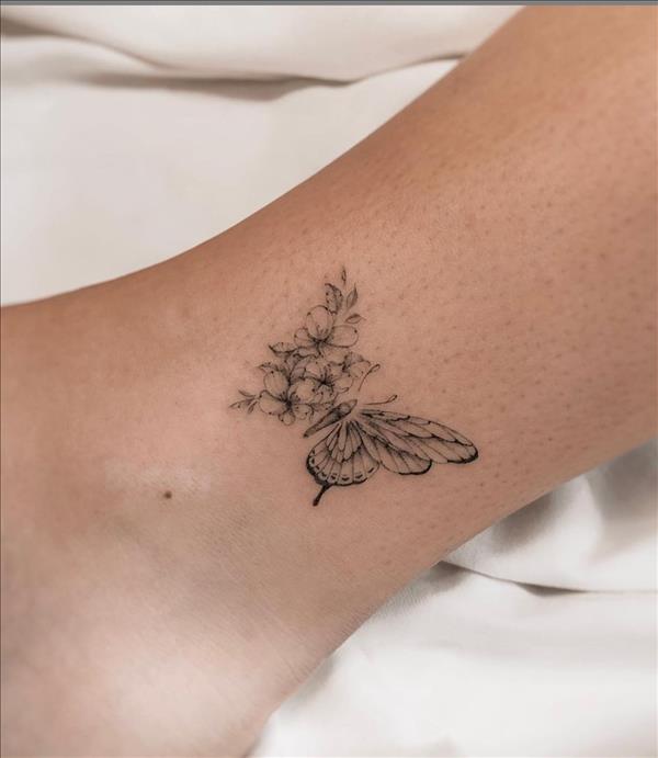 52 Best foot tattoos for women 2021 with significant meanings