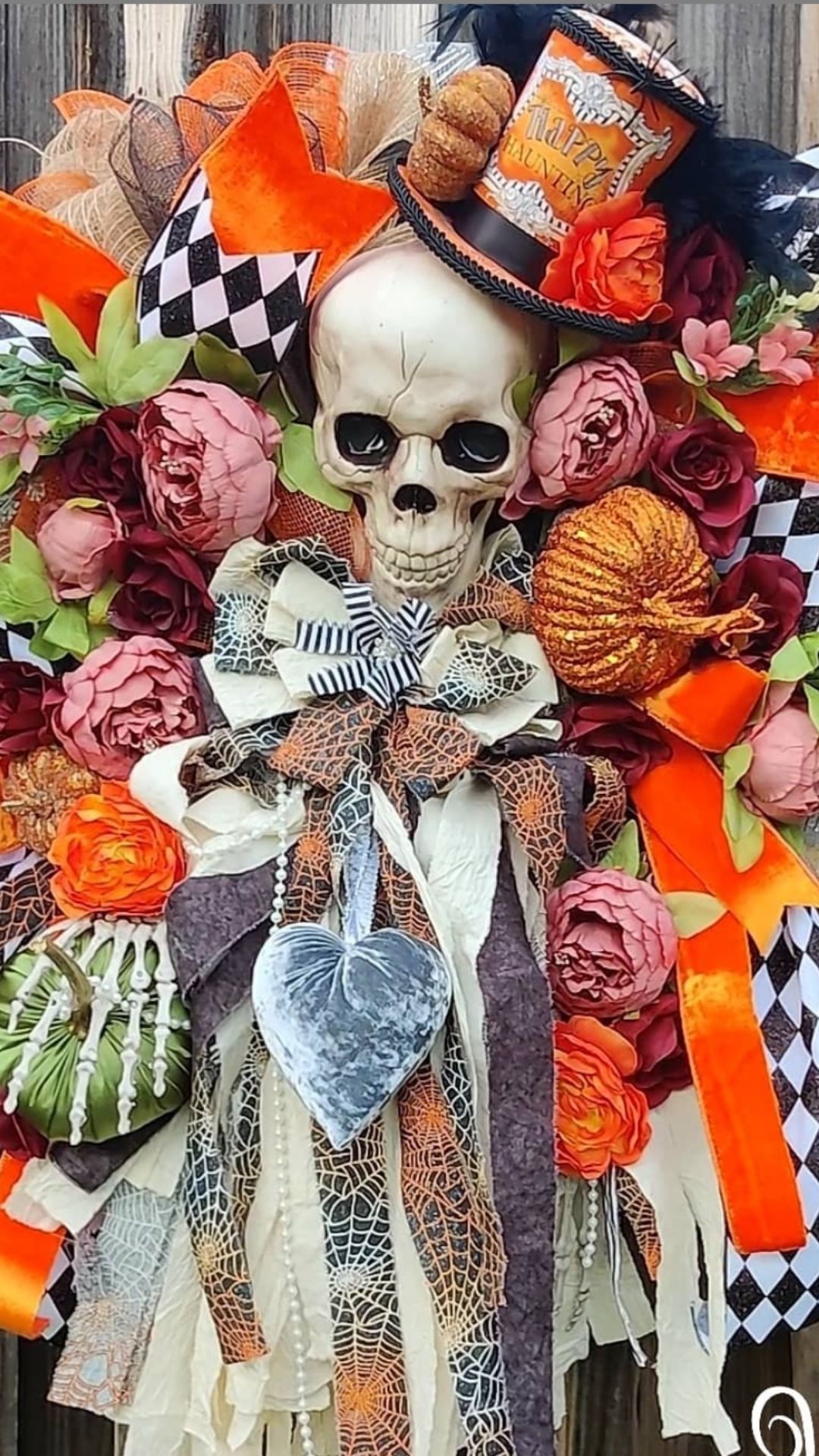 Spookly and creepy DIY Halloween wreath ideas 2021