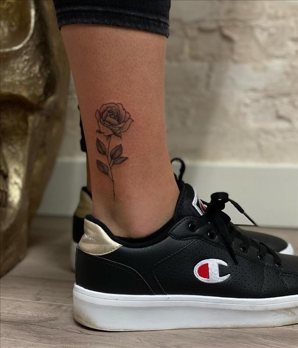 52 Best foot tattoos for women 2021 with significant meanings