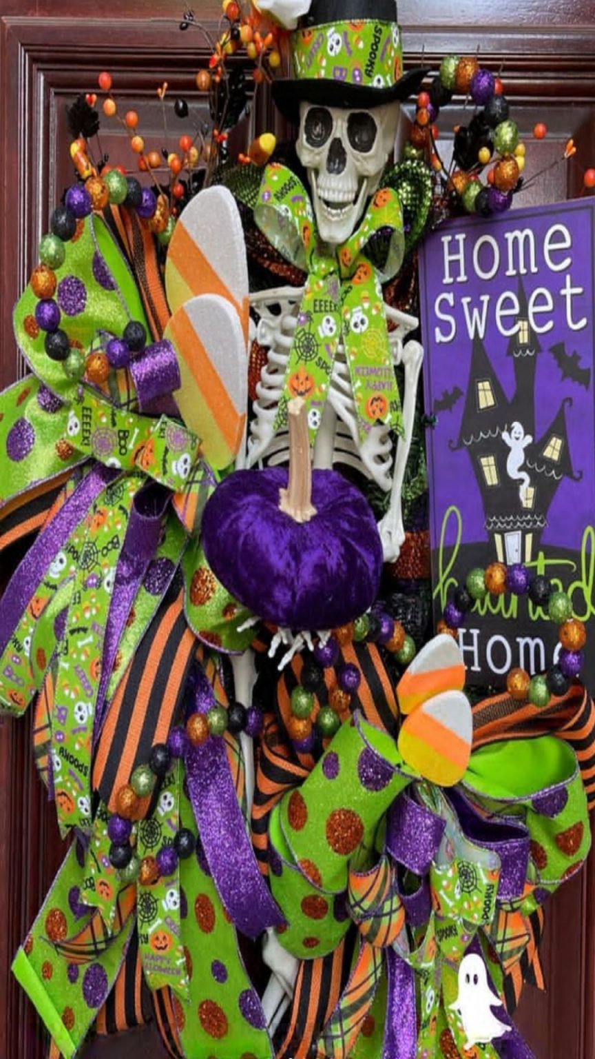 40+ Spooky And Creepy DIY Halloween Wreath Ideas 2021 - Page 36 Of 45