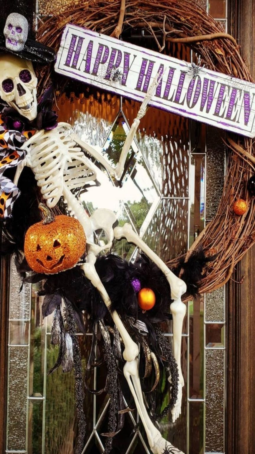 40+ Spooky And Creepy DIY Halloween Wreath Ideas 2021 - Page 37 Of 45