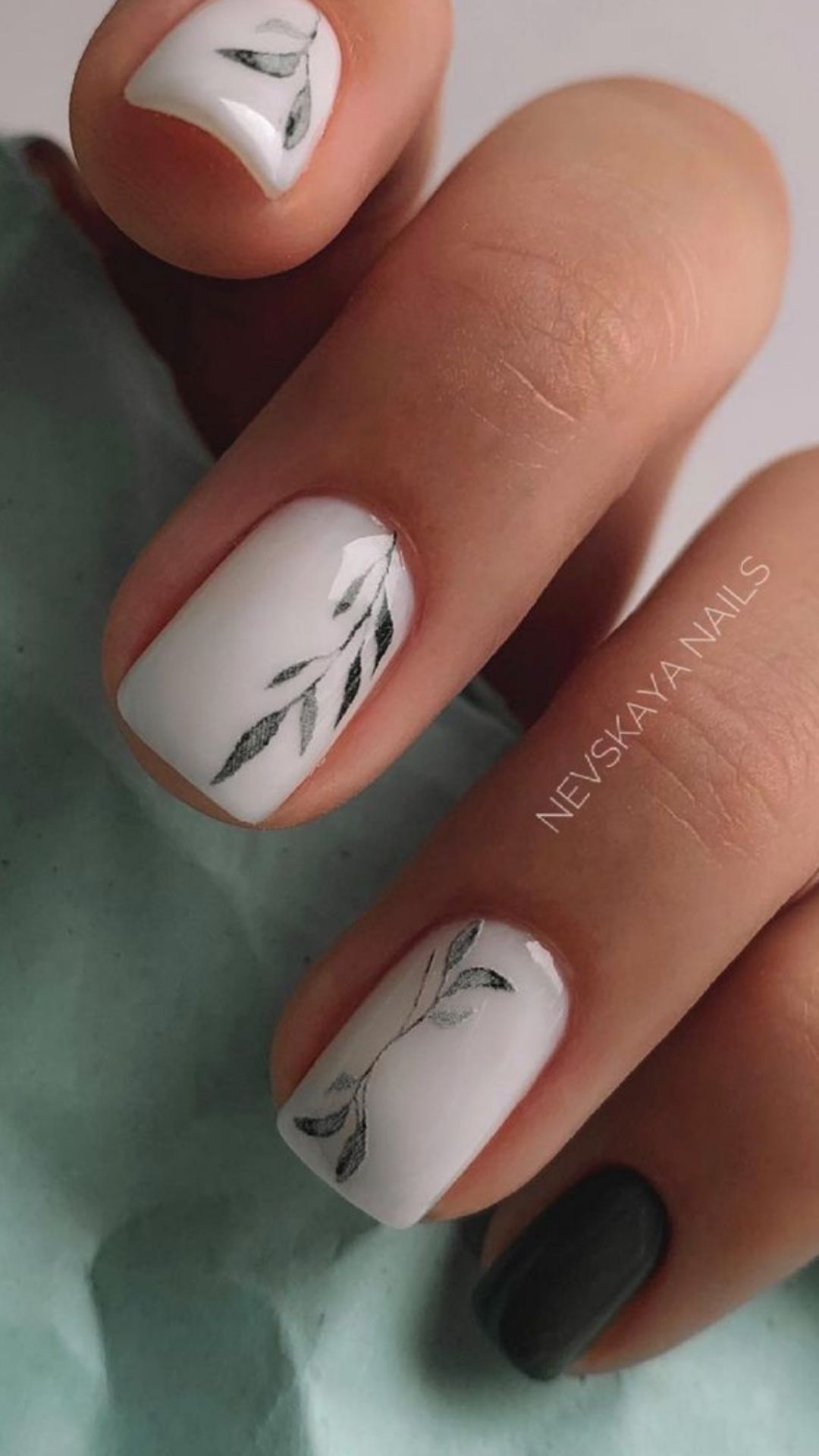 Short square acrylic nails design to rock your Fall days 2021