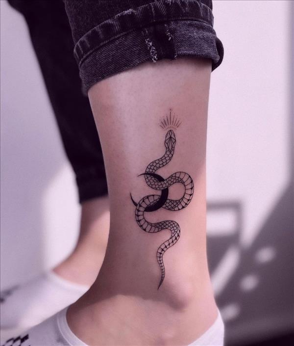 52 Best foot tattoos for women 2021 with significant meanings