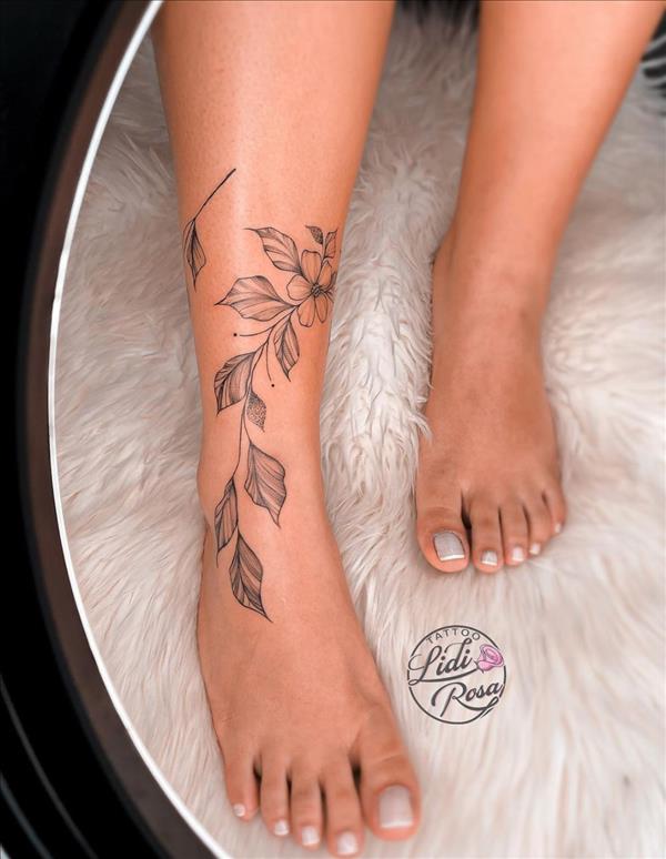 52 Best foot tattoos for women 2021 with significant meanings