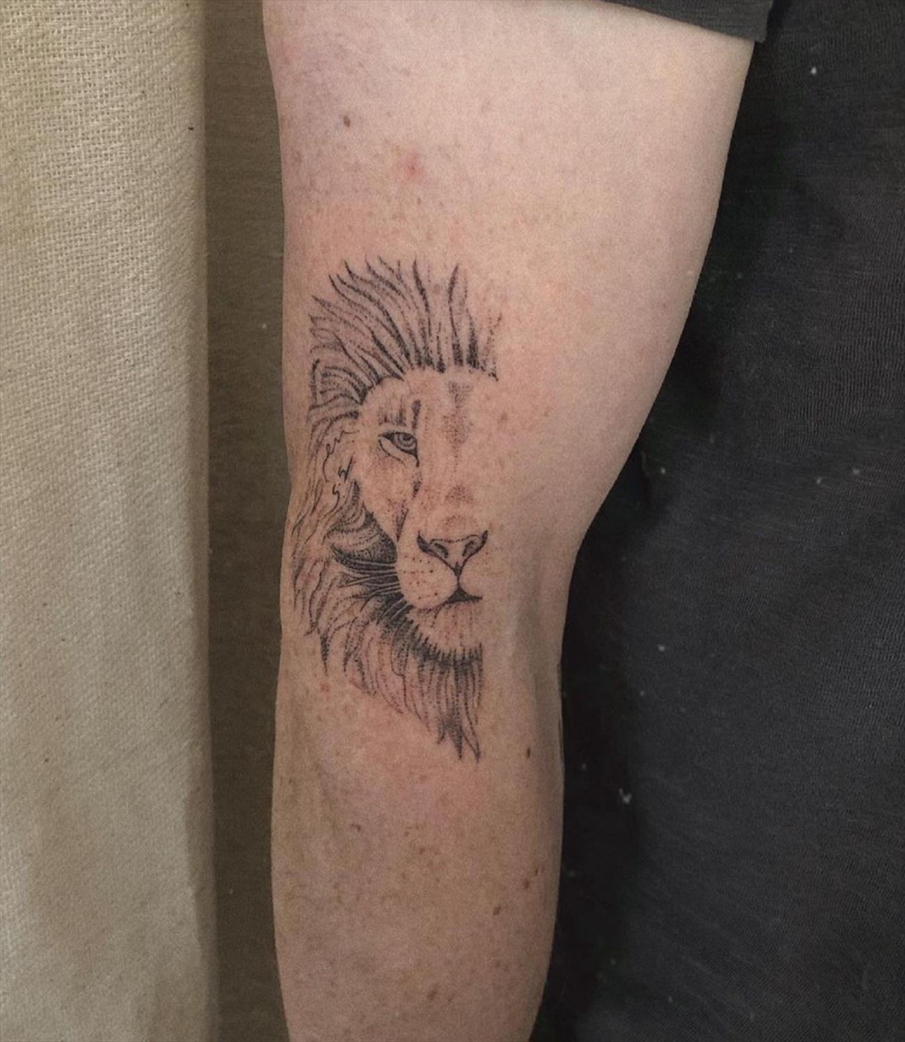 27 Powerful lion tattoo for women with meanings and inspiration