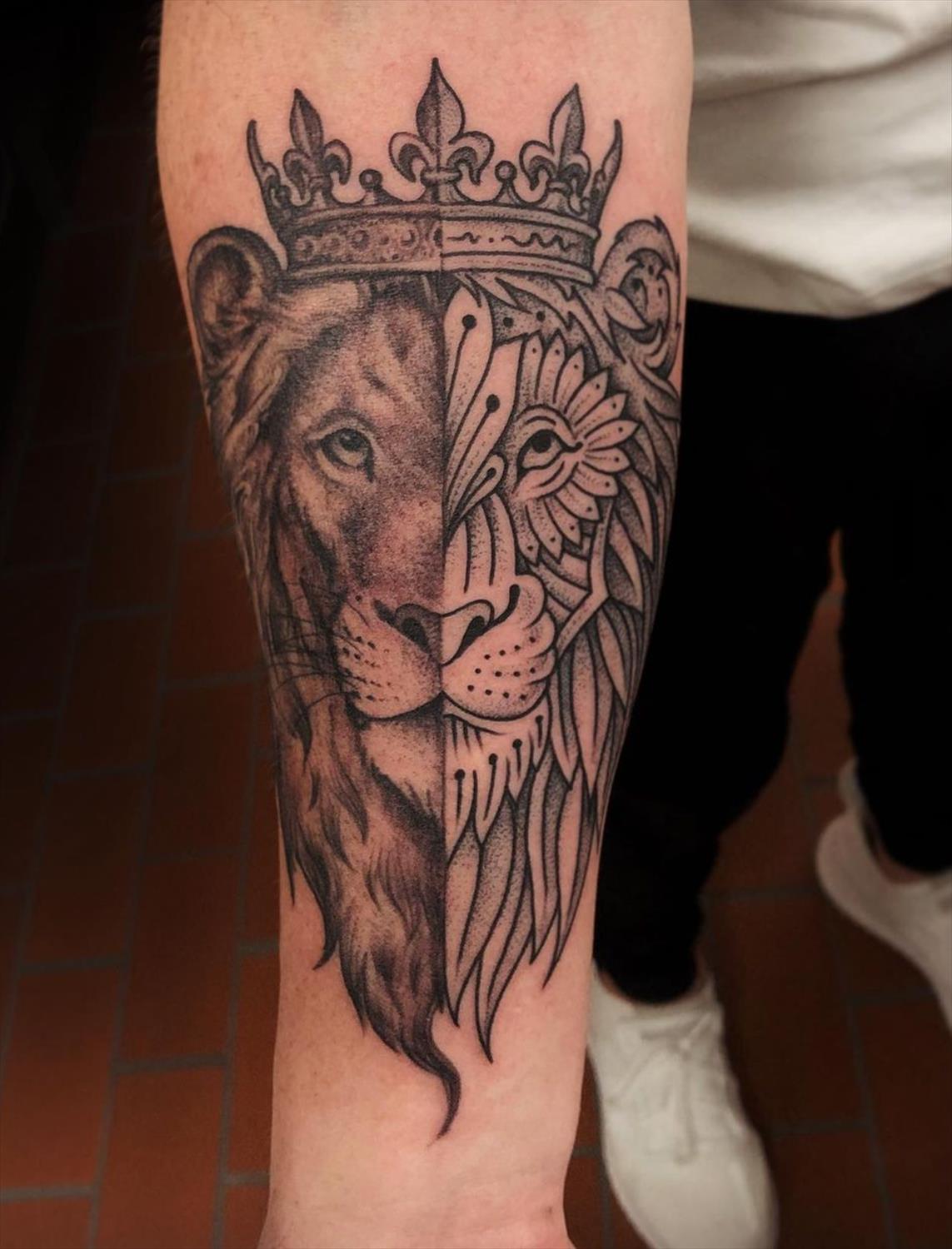 27 Powerful lion tattoo for women with meanings and inspiration