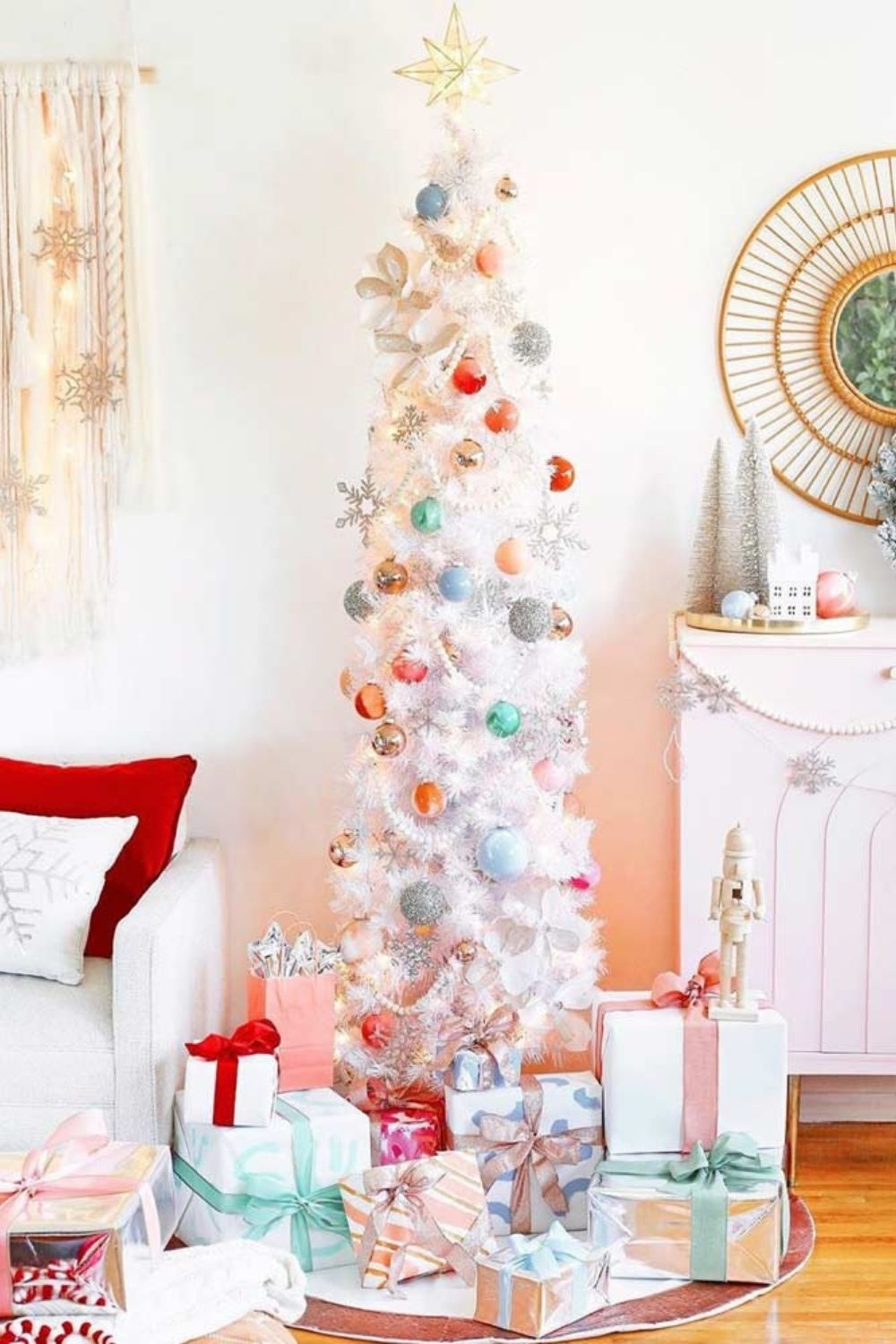 35 Awesome Christmas Tree Decoration Ideas 2021