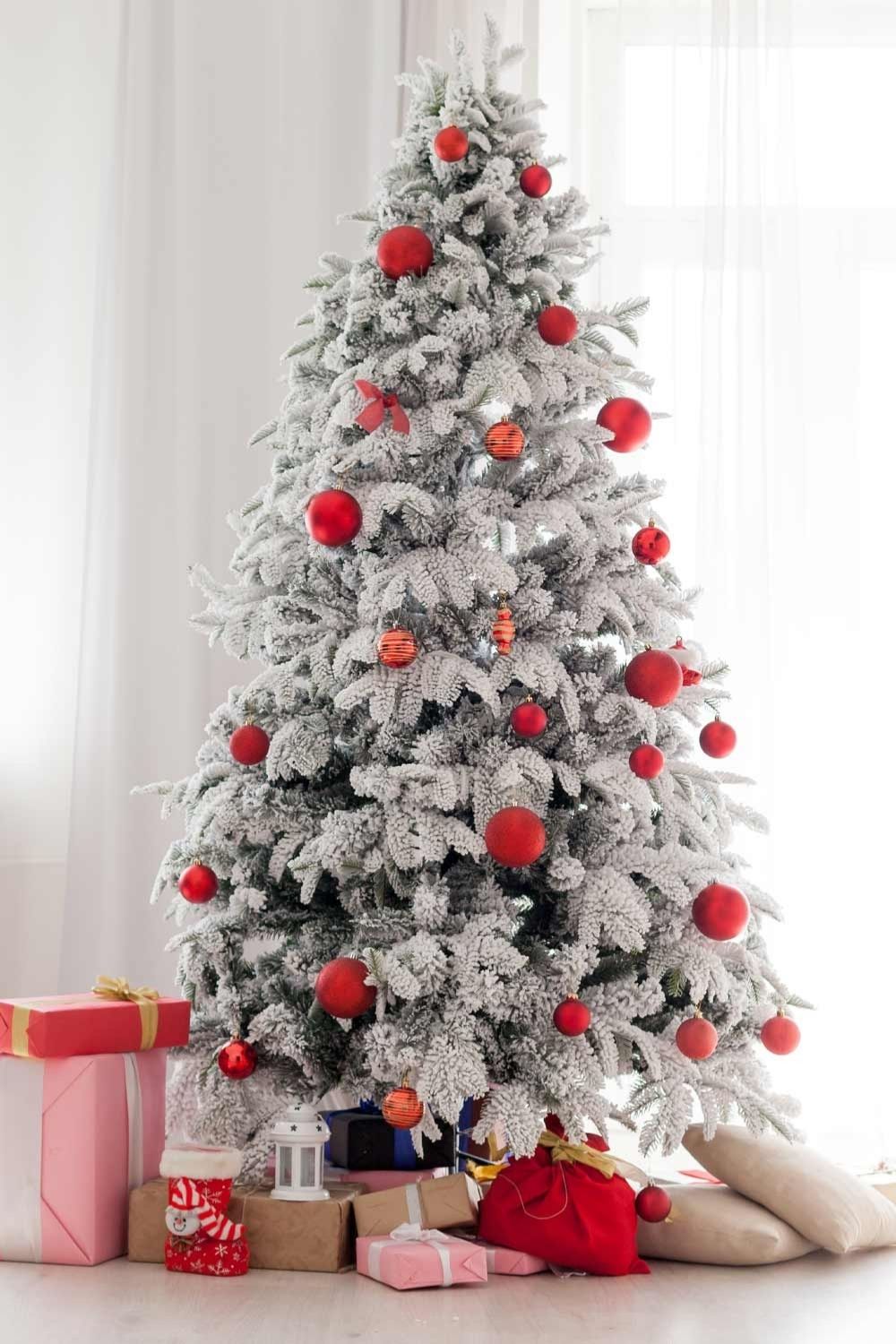 35 Awesome Christmas Tree Decoration Ideas 2021