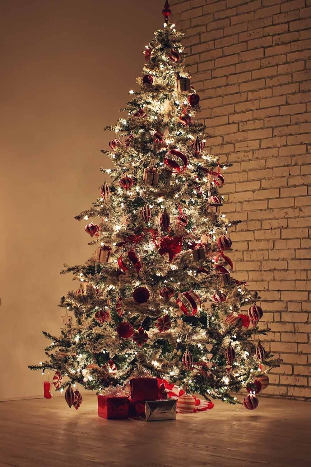 35 Awesome Christmas Tree Decoration Ideas 2021