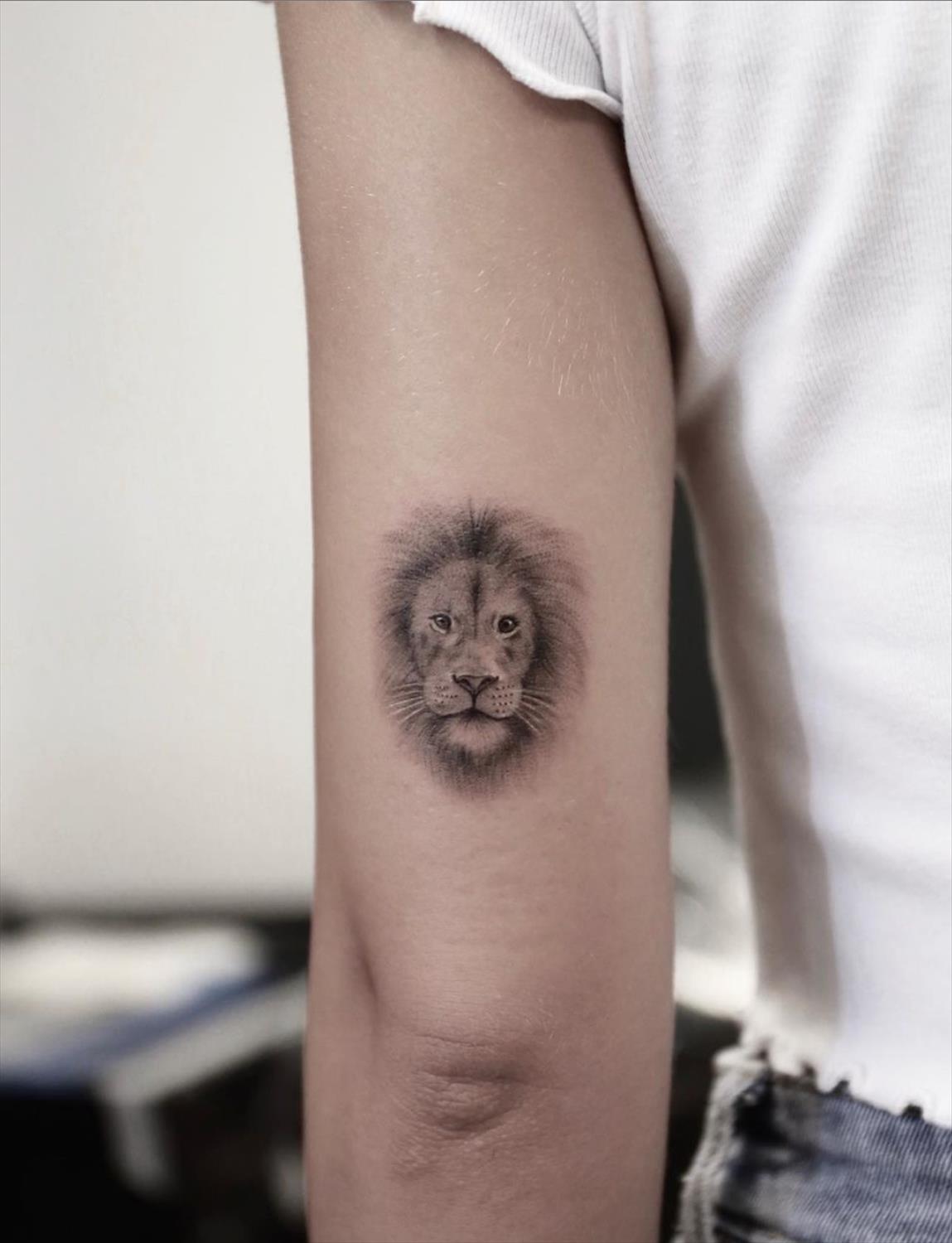 27 Powerful lion tattoo for women with meanings and inspiration