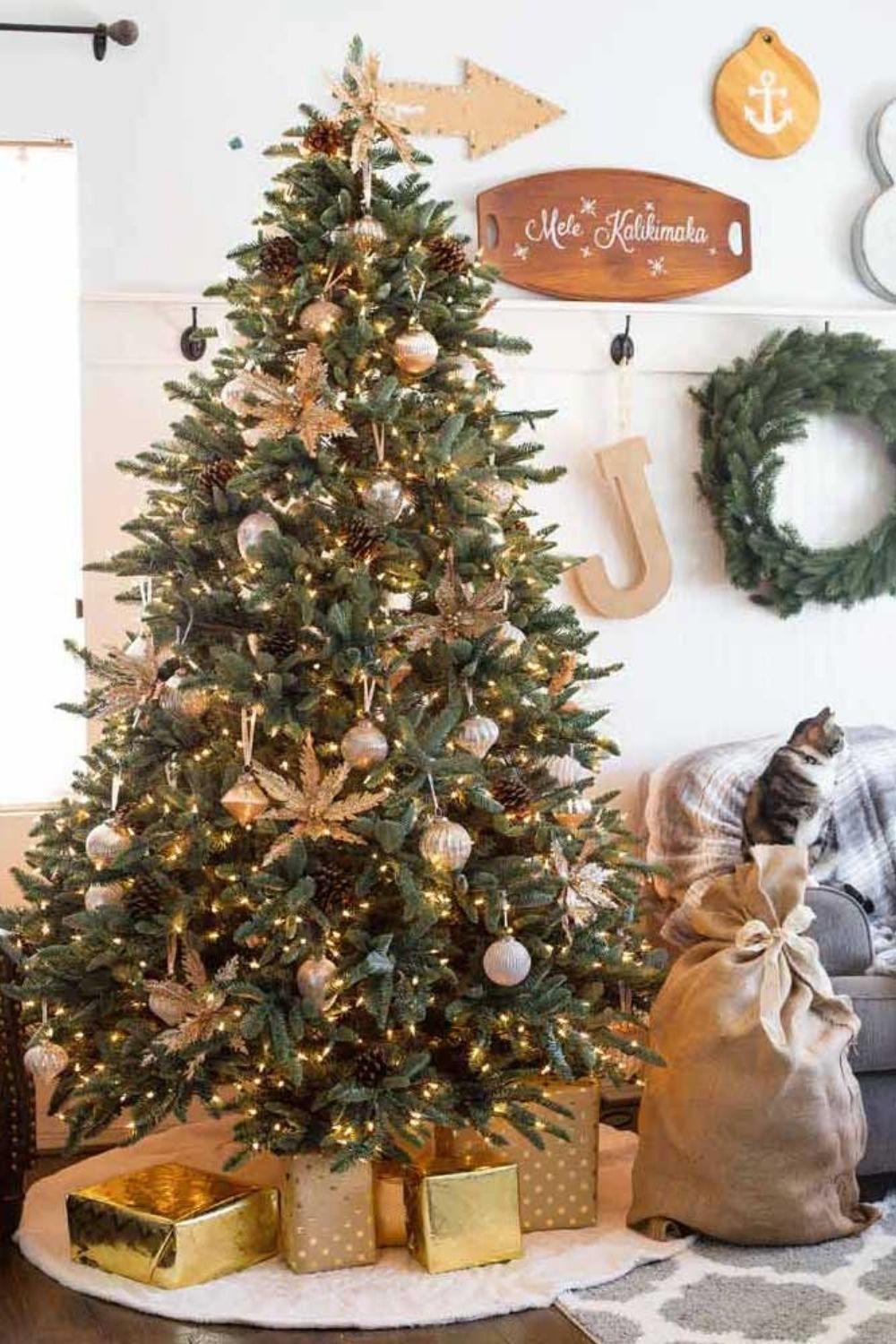 35 Awesome Christmas Tree Decoration Ideas 2021