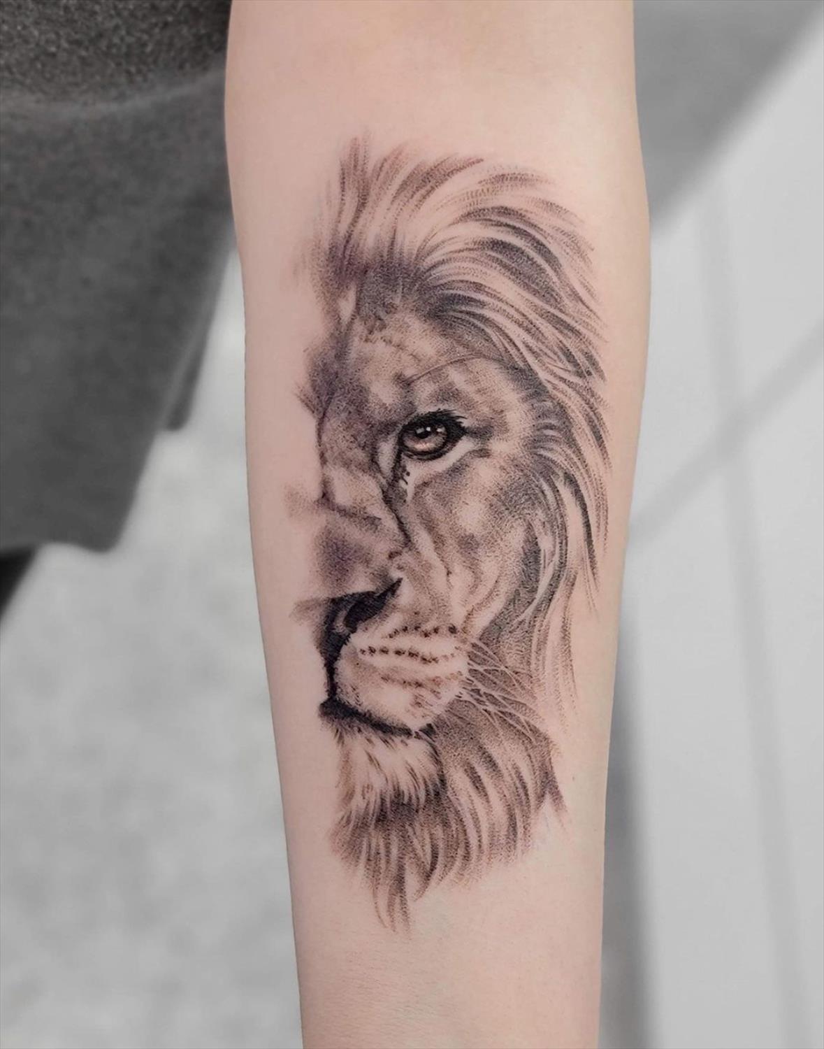 27 Powerful lion tattoo for women with meanings and inspiration