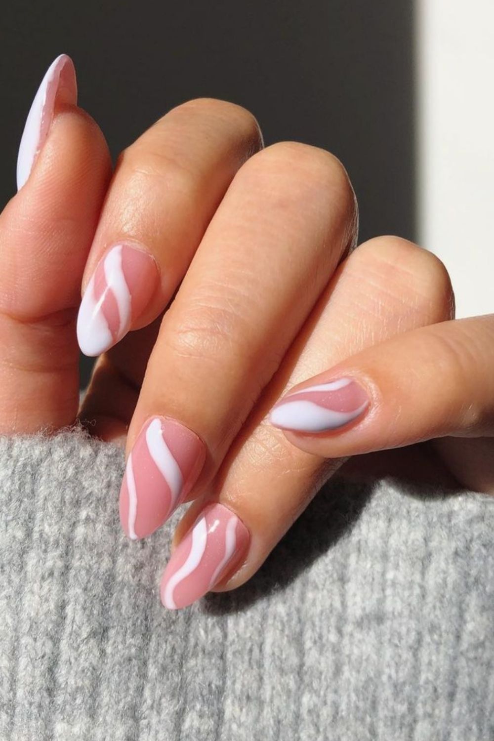 40+ Abstract Nail Art & Swirl Nails To Inspire Your Next Manicure