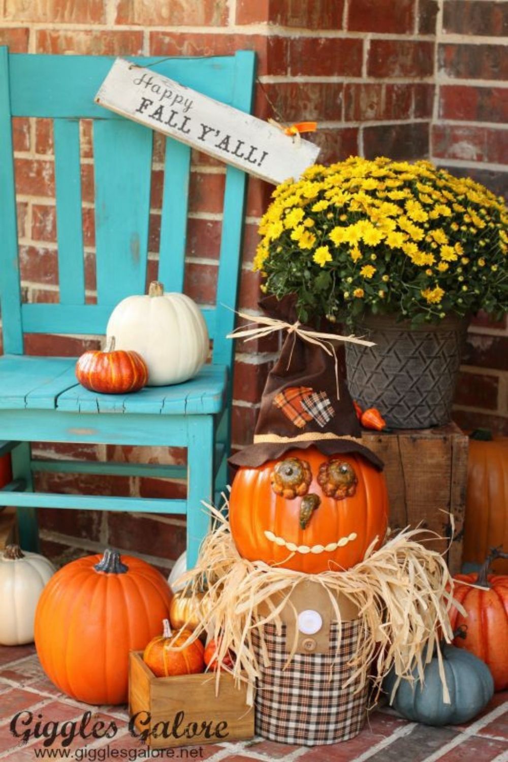 How to DIY scarecrow ideas for Fall yard 2021? 