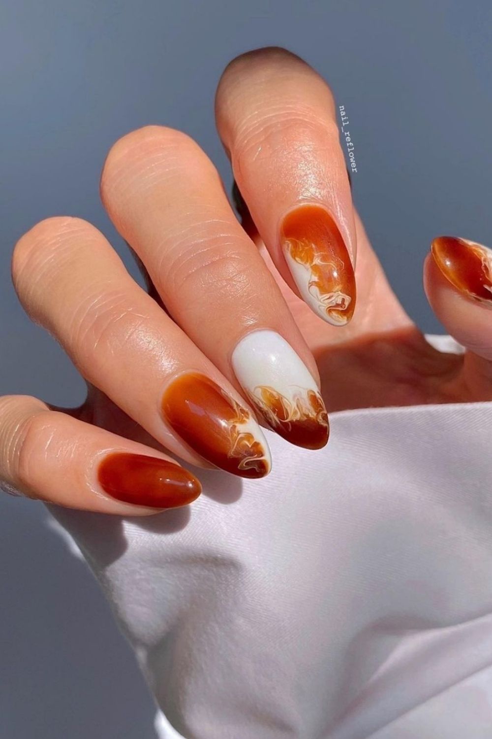 40+ Abstract Nail Art & Swirl Nails To Inspire Your Next Manicure