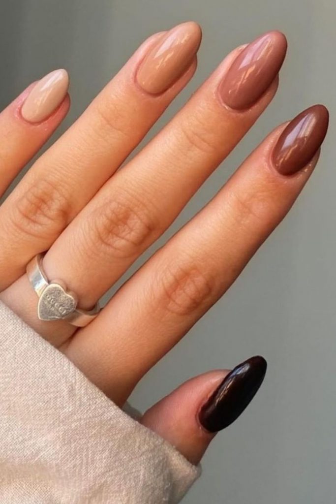 40+ Abstract Nail Art & Swirl Nails To Inspire Your Next Fall Manicure ...