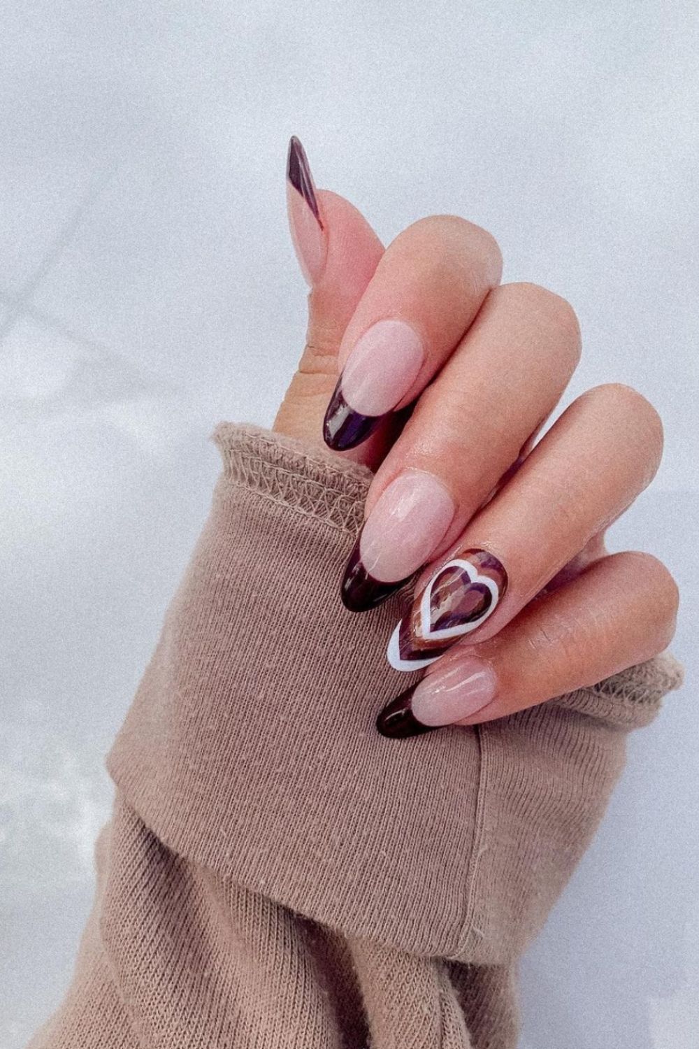 40+ Abstract Nail Art & Swirl Nails To Inspire Your Next Manicure